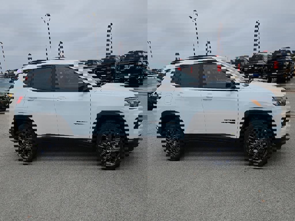 New 2026 Jeep Compass Latitude image 8