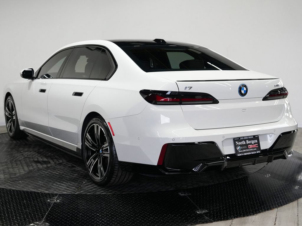 Used 2023 BMW i7 xDrive60 AWD/4WD image 6