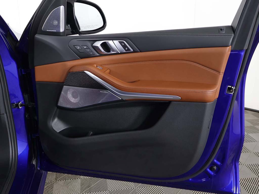 Used 2024 BMW X7 M60i w/ Executive Package image 31