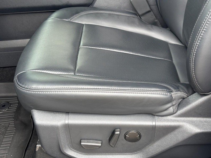 Used 2024 Ford Expedition XLT RWD image 18
