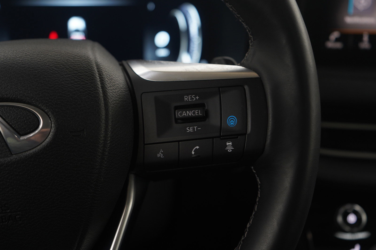 Used 2024 INFINITI QX60 Sensory image 29