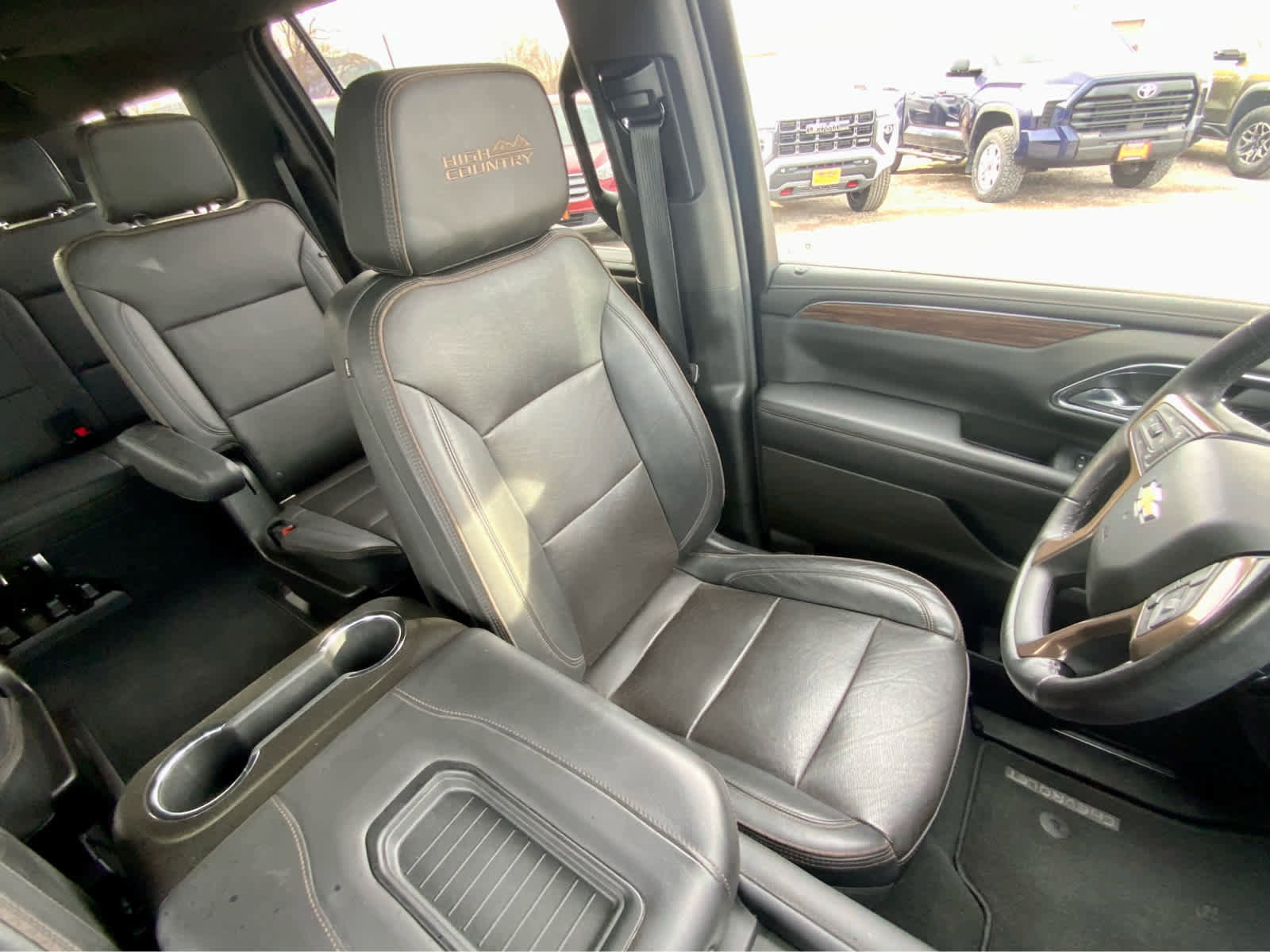 Used 2021 Chevrolet Suburban High Country image 32