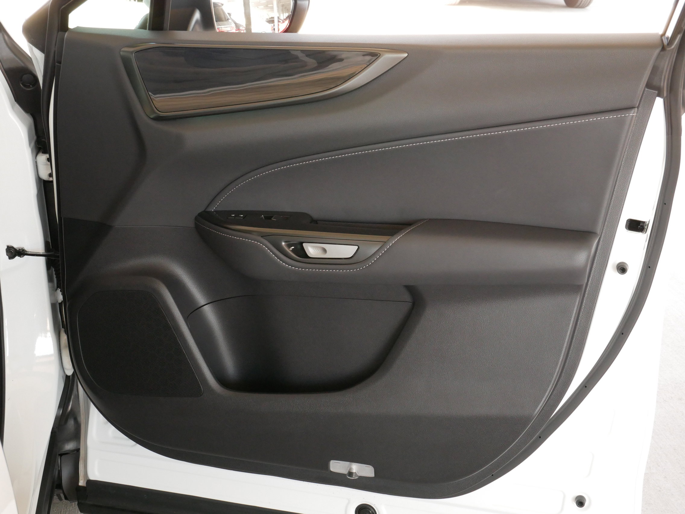 Used 2025 Lexus NX 350h AWD w/ Accessory Package (2T) image 12