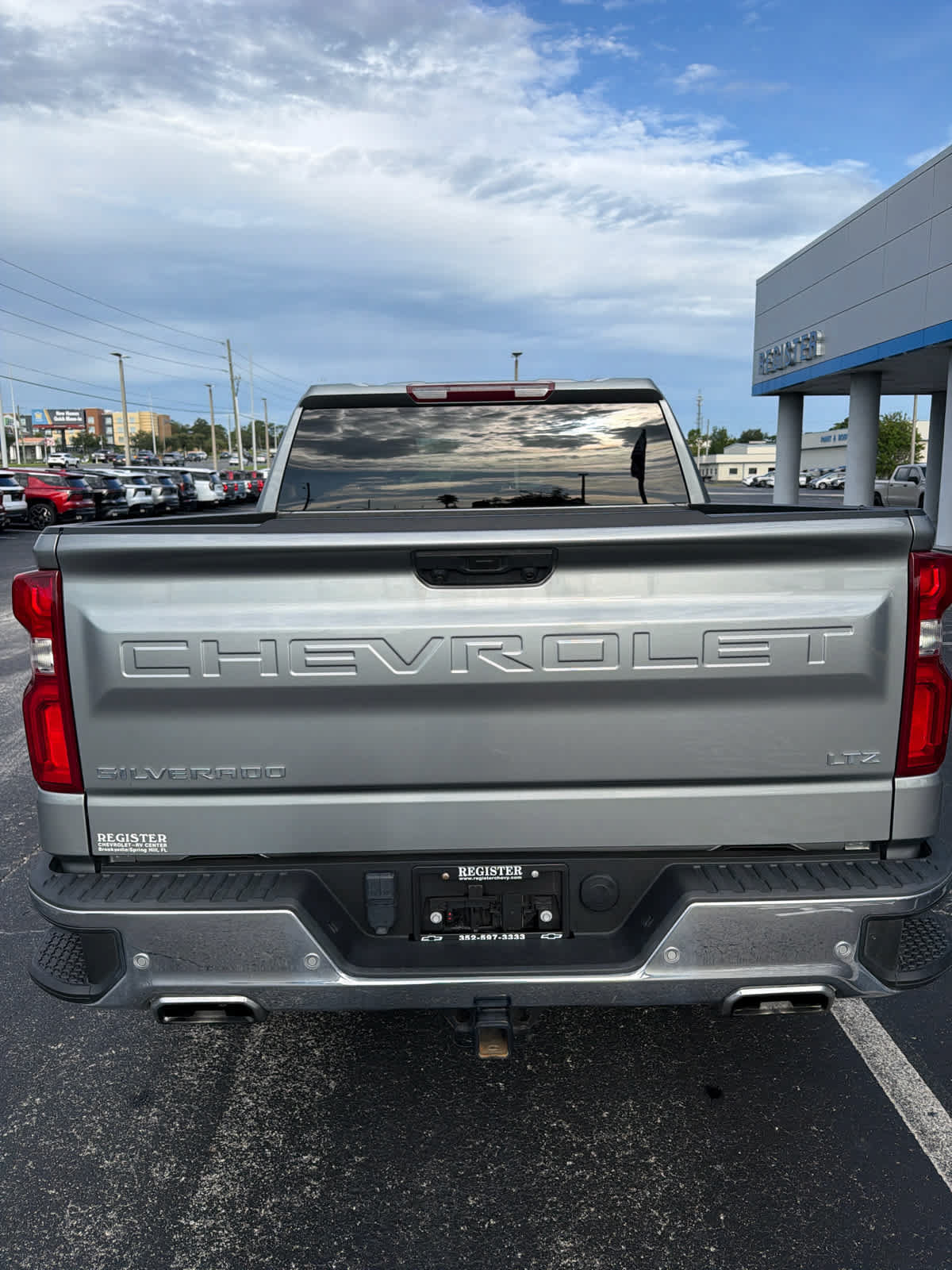 Used 2024 Chevrolet Silverado 1500 LTZ AWD/4WD image 4