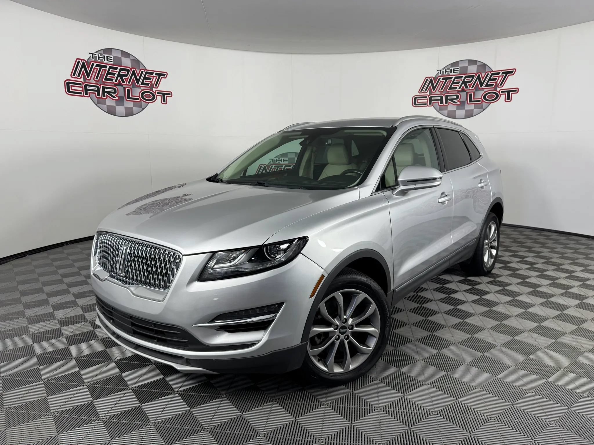 Used 2019 Lincoln MKC Select w/ Select Plus Package AWD/4WD image 1
