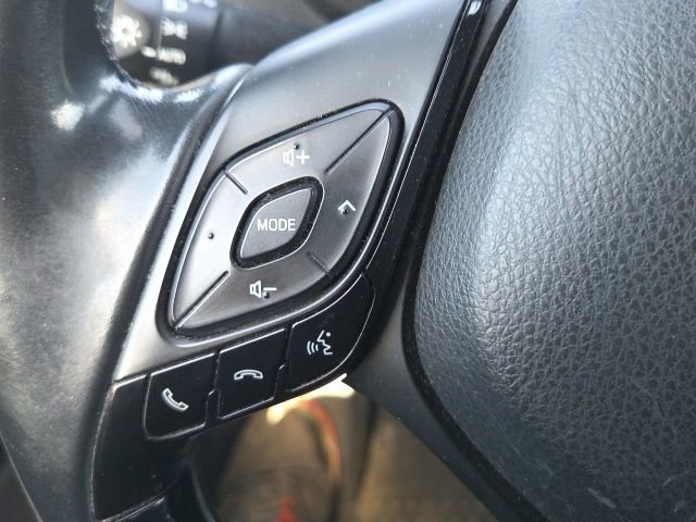 Used 2018 Toyota C-HR XLE FWD image 32
