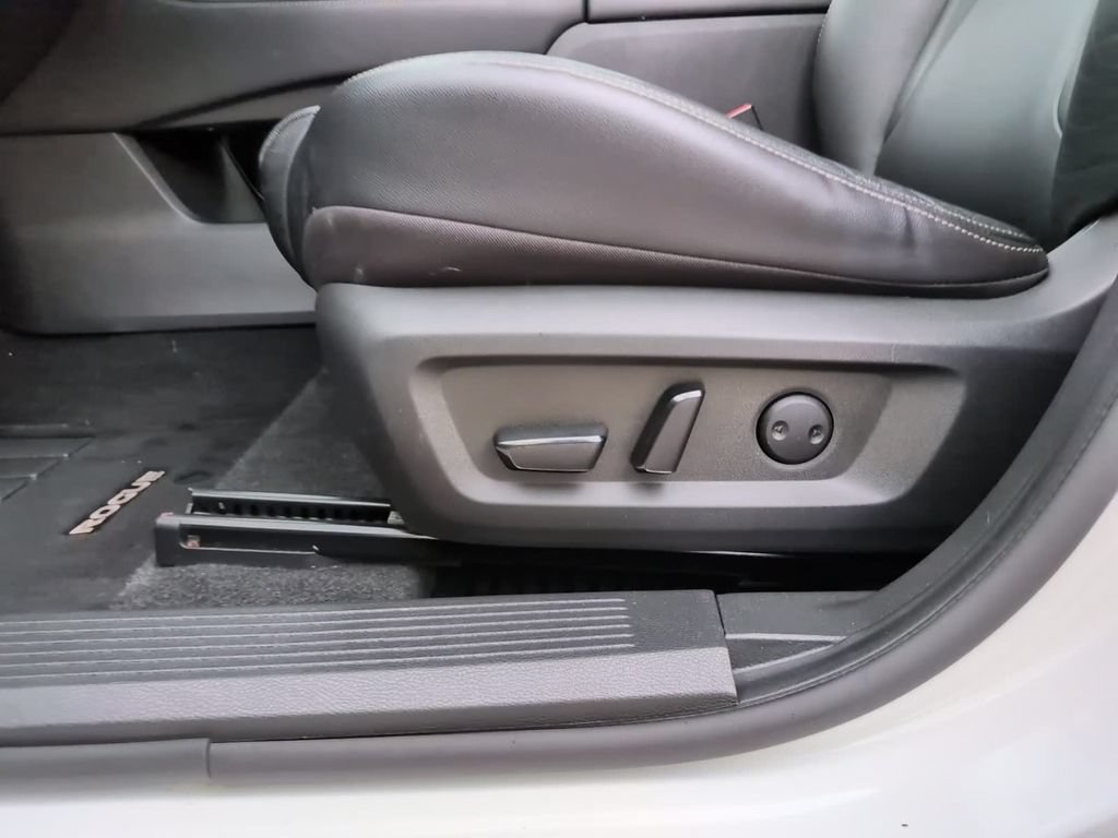 Used 2021 Nissan Rogue SL w/ Premium Package AWD/4WD image 19