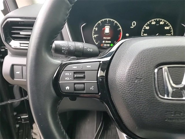 Used 2025 Honda Pilot Touring image 13