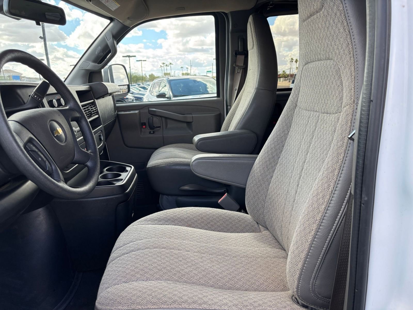 Used 2025 Chevrolet Express 3500 LT w/ LT Preferred Equipment Group image 25