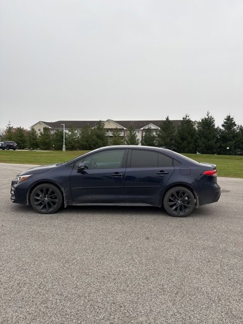 Used 2024 Toyota Corolla SE w/ SE Package image 1