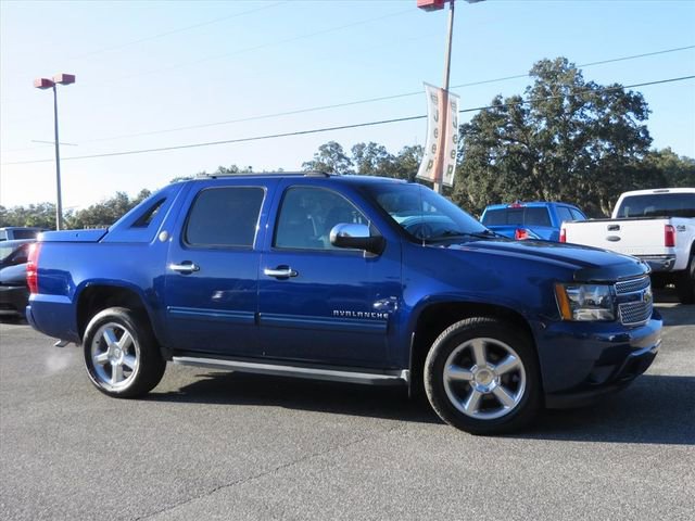 Used 2013 Chevrolet Avalanche LT w/ All-Star Edition image 2