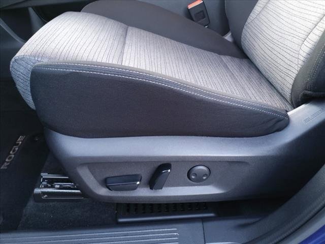 Used 2023 Nissan Rogue SV image 20