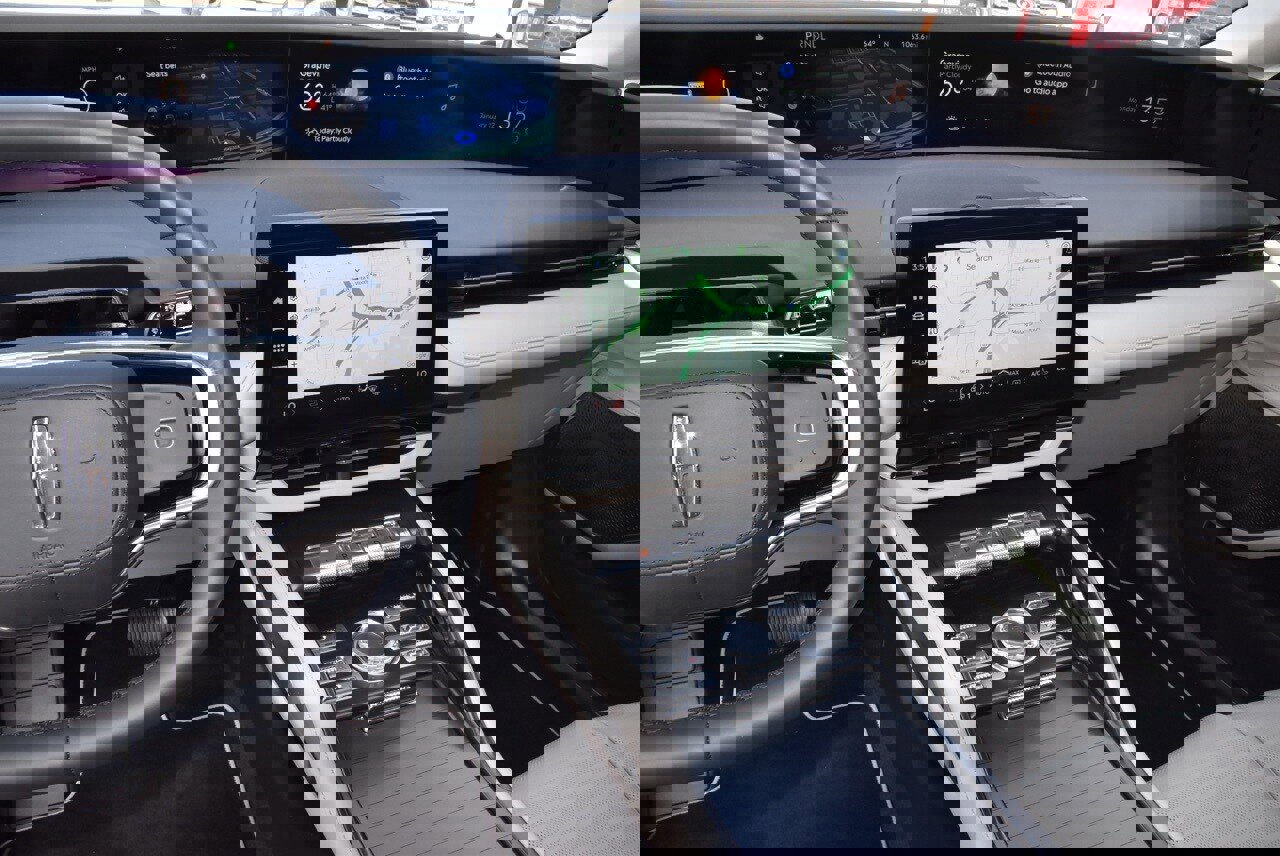 Certified 2026 Lincoln Nautilus Reserve image 27