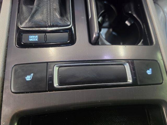 Used 2016 Hyundai Genesis 3.8 RWD image 17