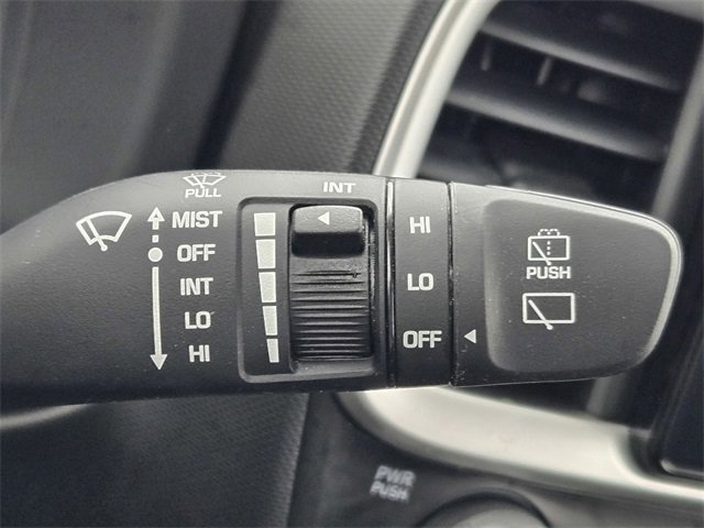 Certified 2023 Hyundai Venue SE image 25