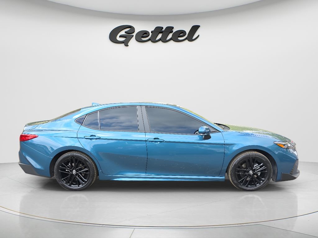 Used 2026 Toyota Camry SE image 3