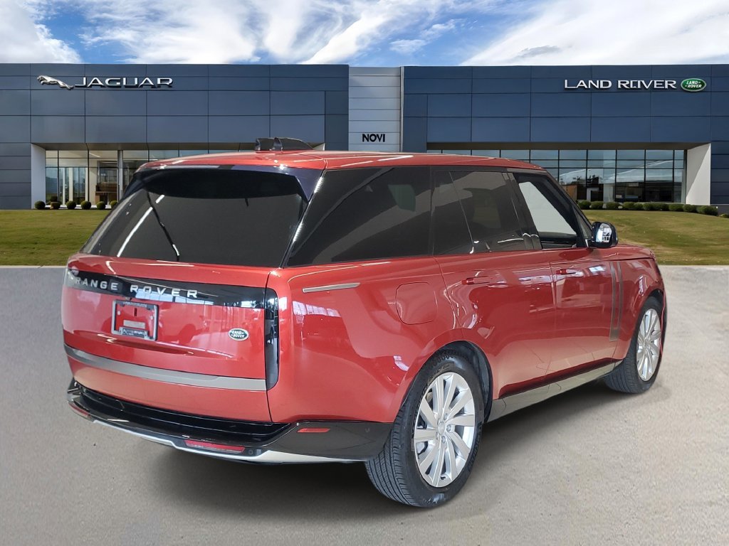 Used 2023 Land Rover Range Rover SE AWD/4WD image 3