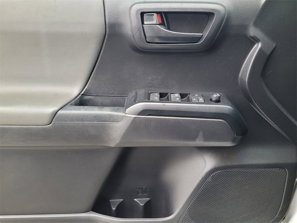 Used 2022 Toyota Tacoma SR image 22