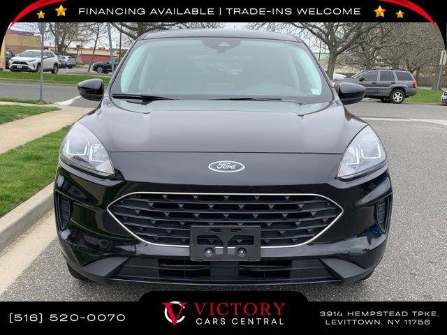 Used 2022 Ford Escape SE w/ SE Sport Appearance Package image 2