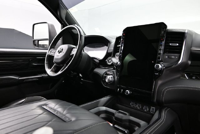 Used 2025 RAM 1500 Limited AWD/4WD image 15