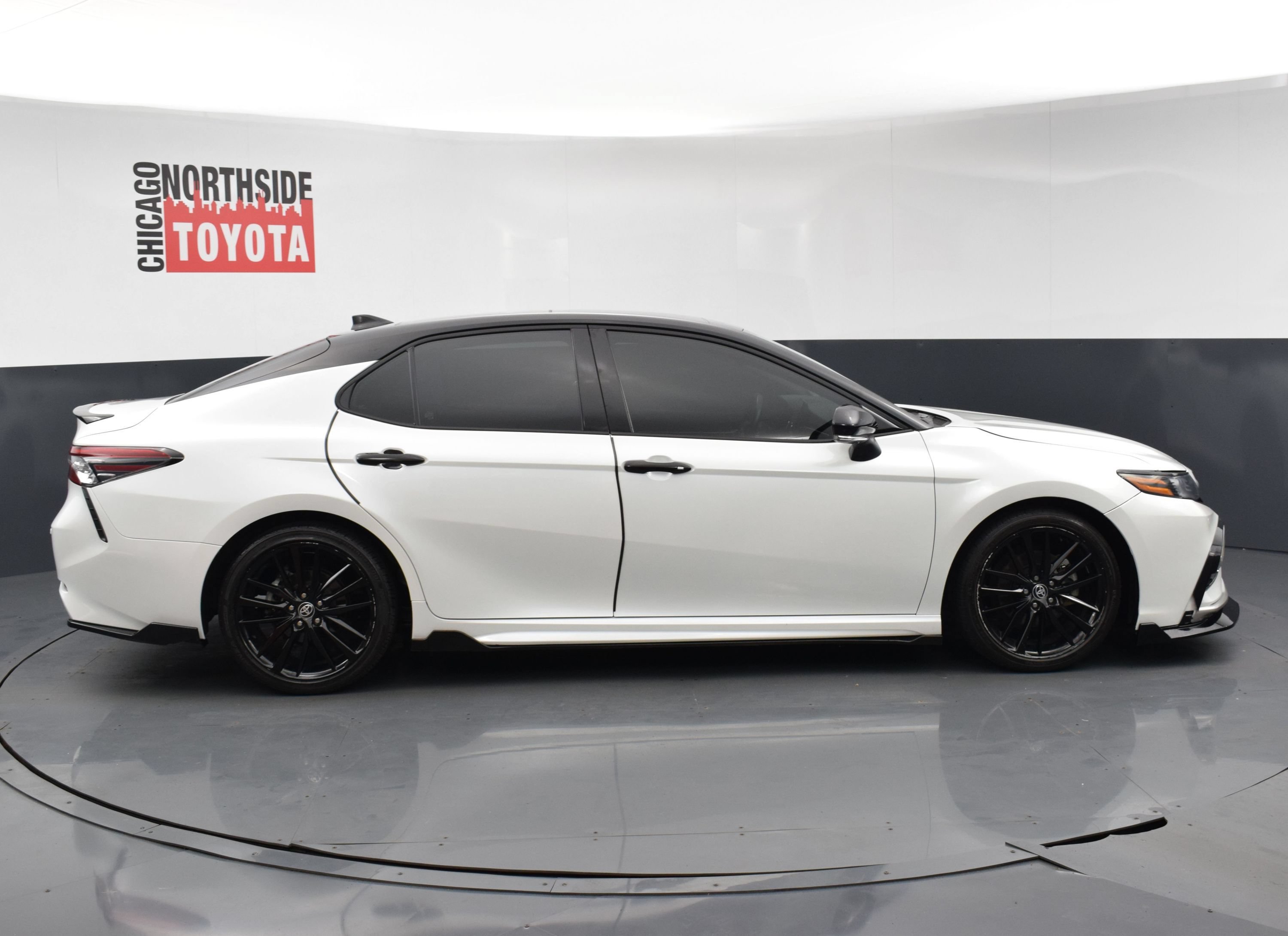 Used 2023 Toyota Camry XSE w/ Navigation Package AWD/4WD image 5