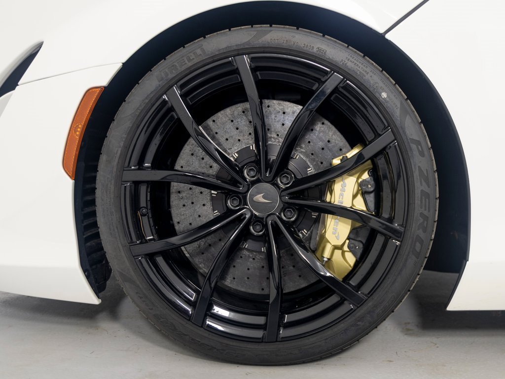 New 2025 McLaren Artura image 9