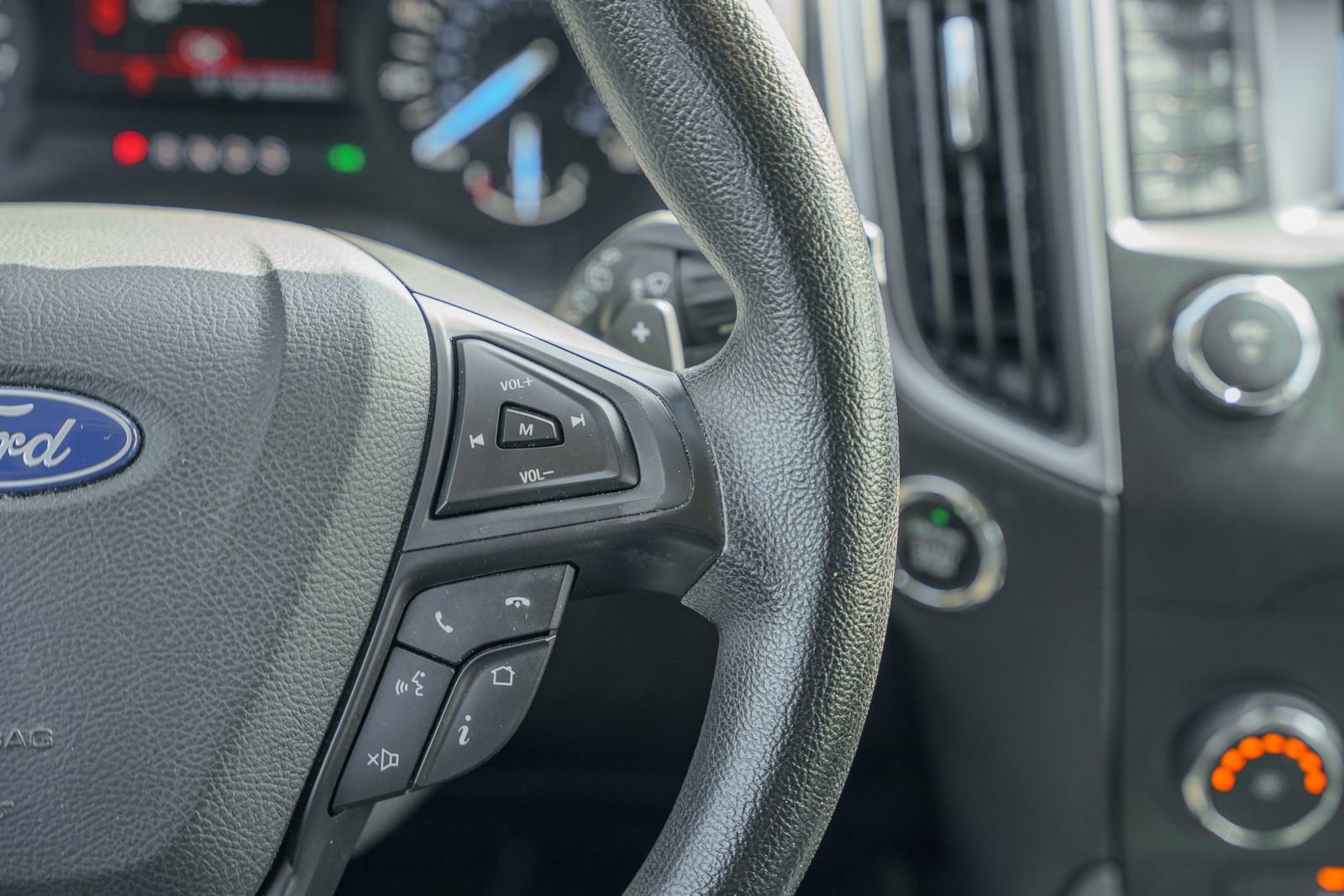 Used 2019 Ford Edge SE AWD/4WD image 28