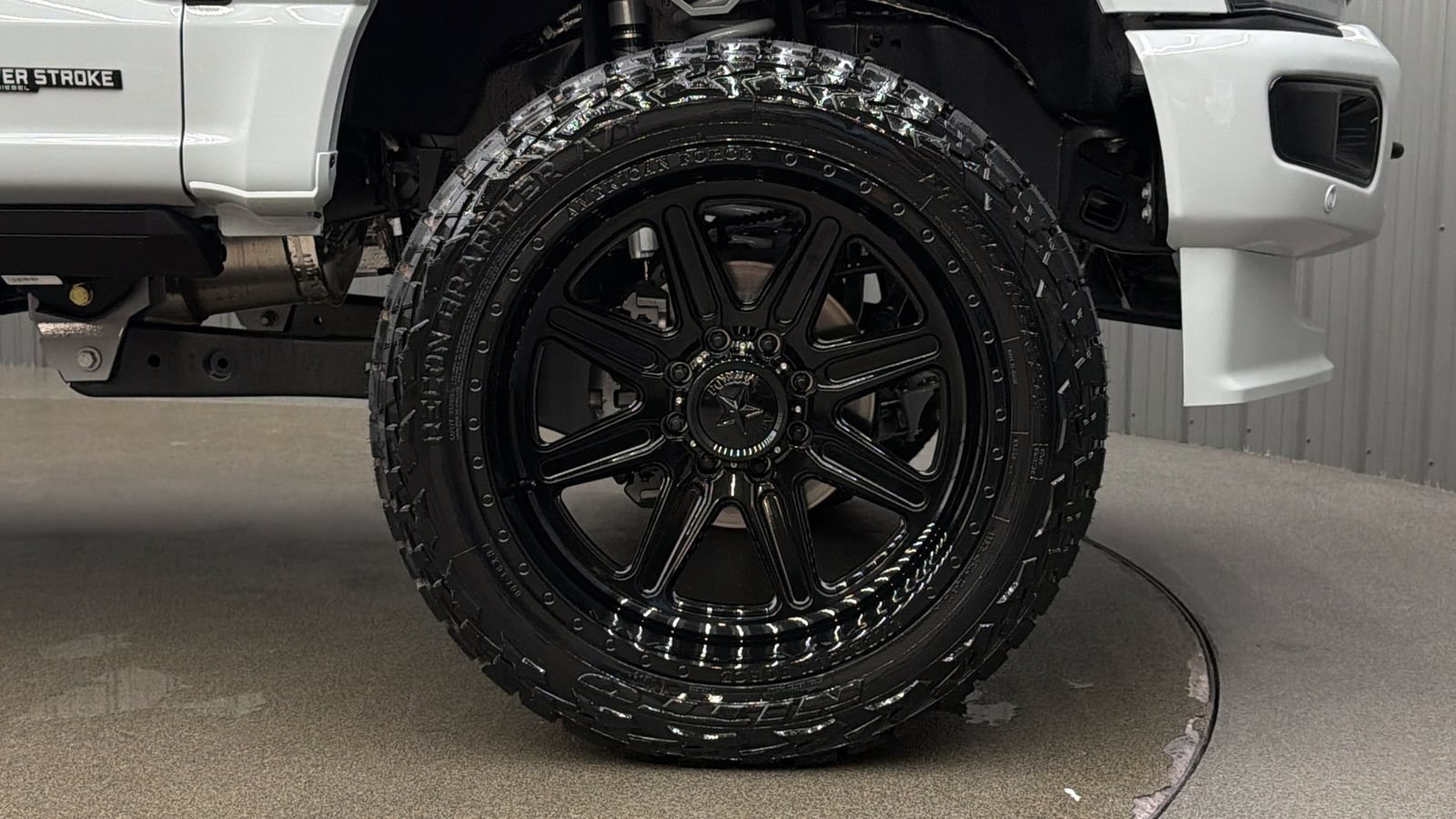 Used 2026 Ford F250 Platinum w/ FX4 Off-Road Package AWD/4WD image 9