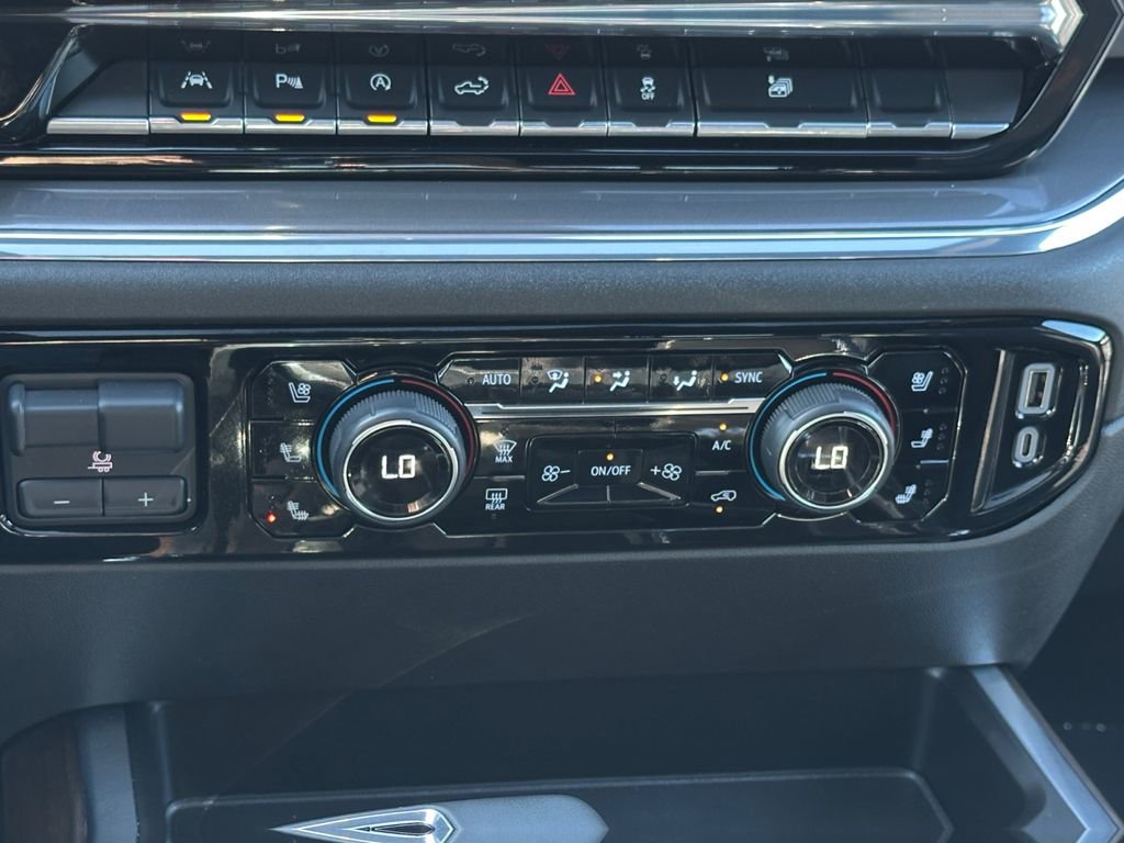 Used 2024 Chevrolet Silverado 1500 High Country image 16