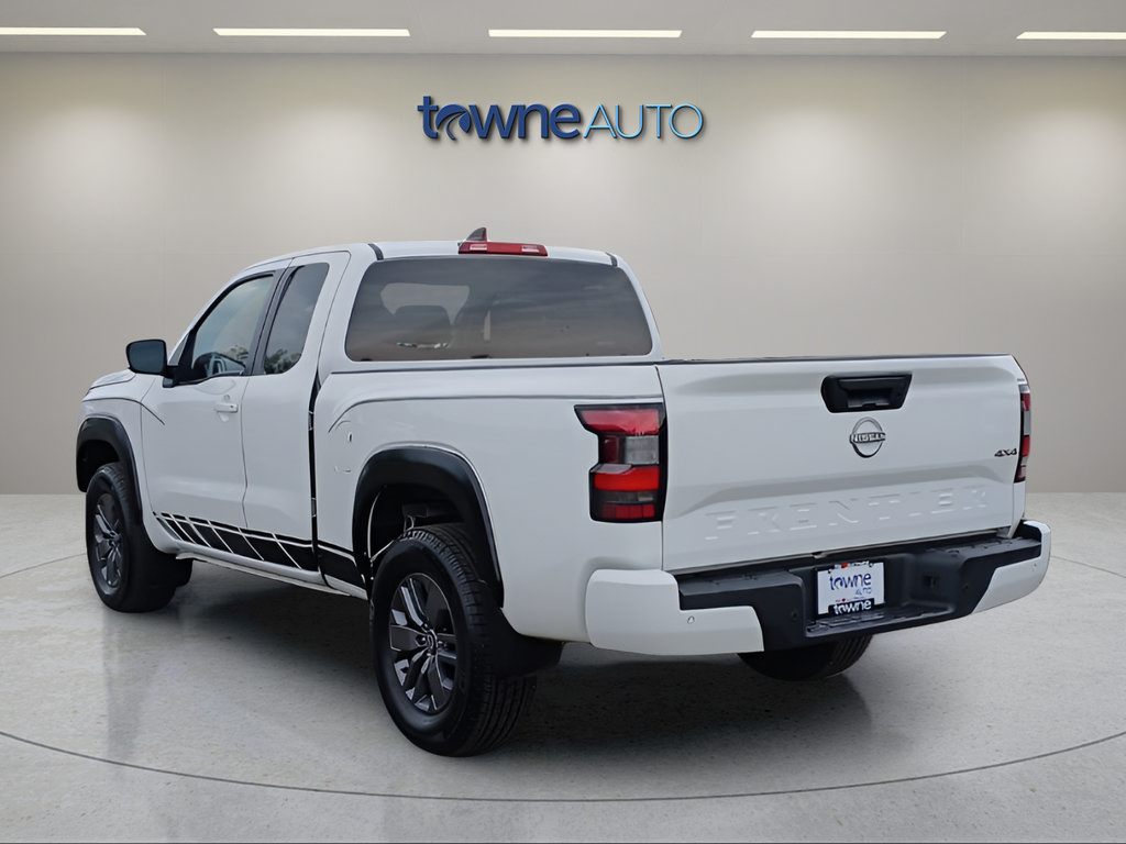 Used 2025 Nissan Frontier SV AWD/4WD image 4