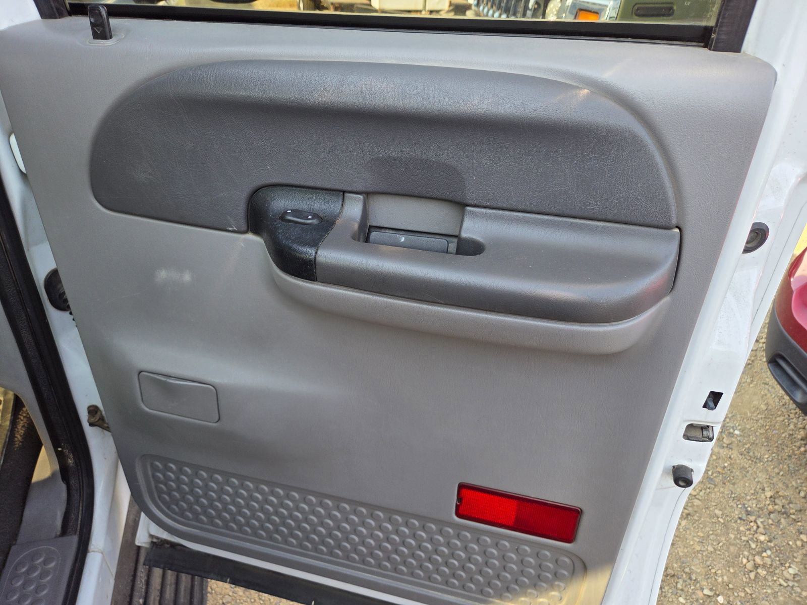 Used 2000 Ford F350 Lariat image 11