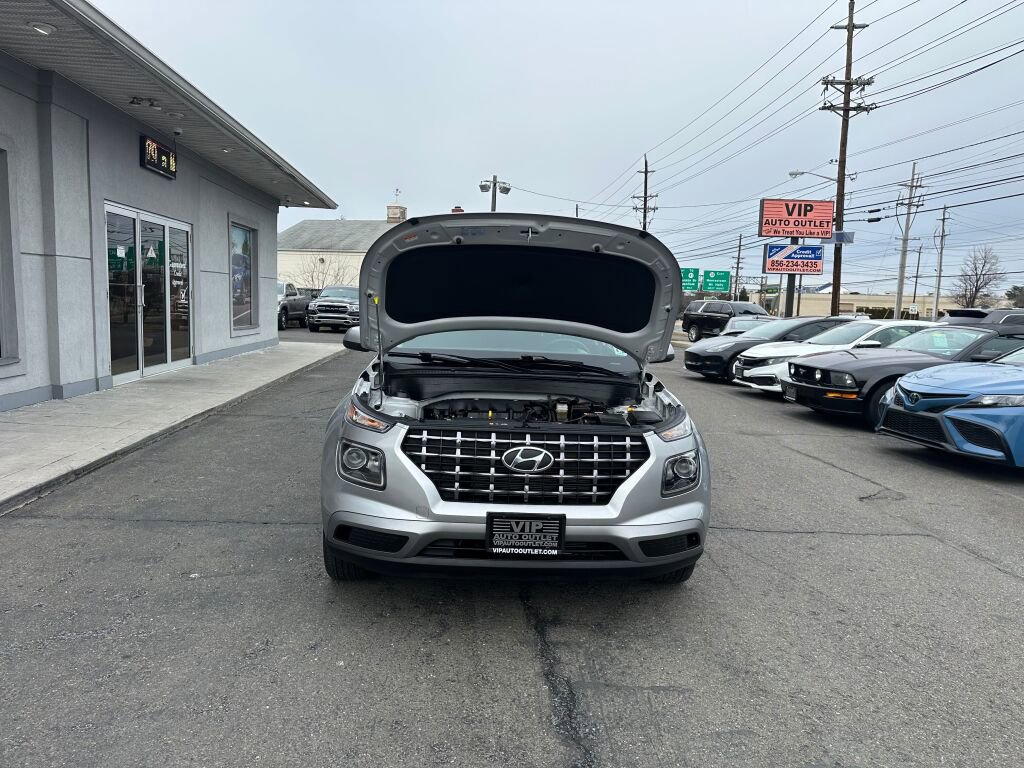 Used 2023 Hyundai Venue SEL w/ Cargo Package image 31