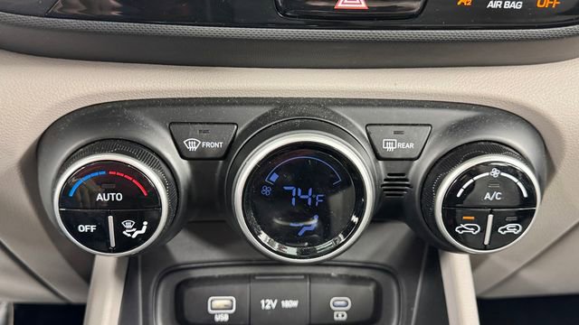 Used 2025 Hyundai Venue SEL FWD image 26