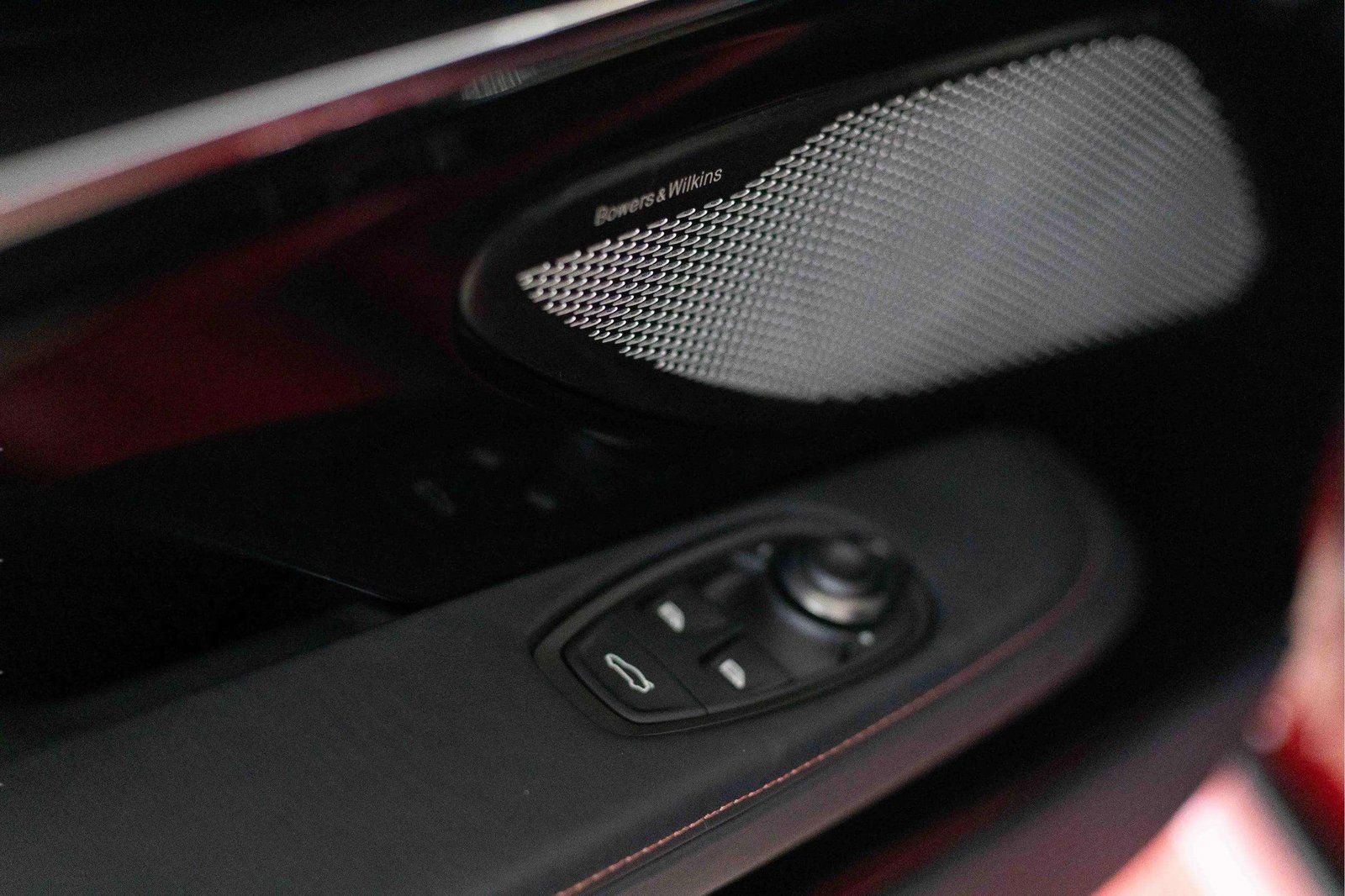 Used 2025 Aston Martin DB12 Convertible RWD image 39