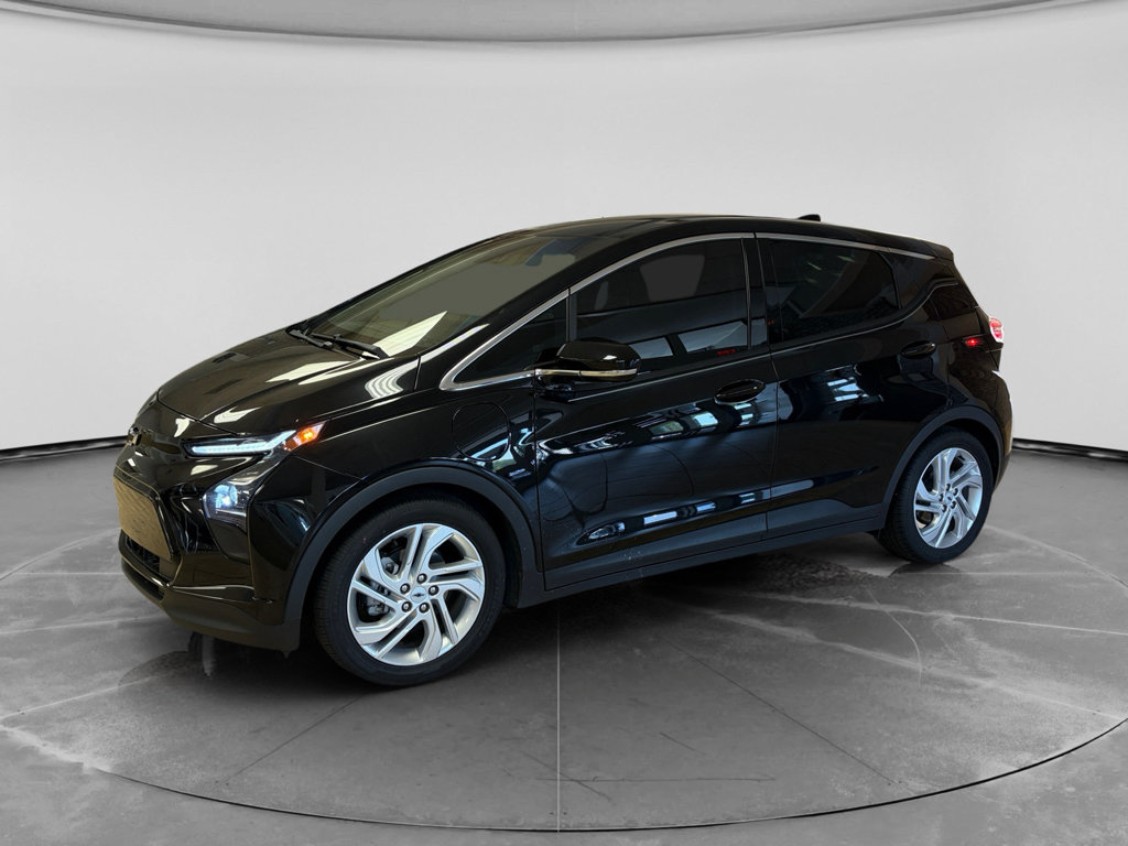 Used 2022 Chevrolet Bolt LT FWD image 1