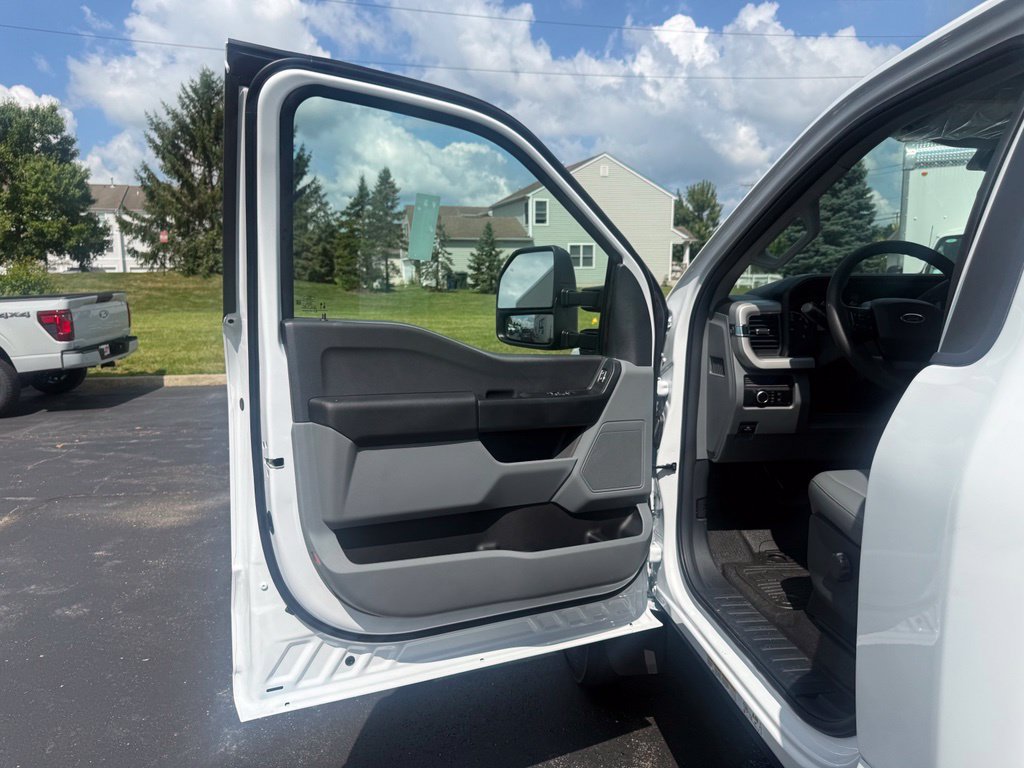 New 2026 Ford F550 Luxury RWD image 13