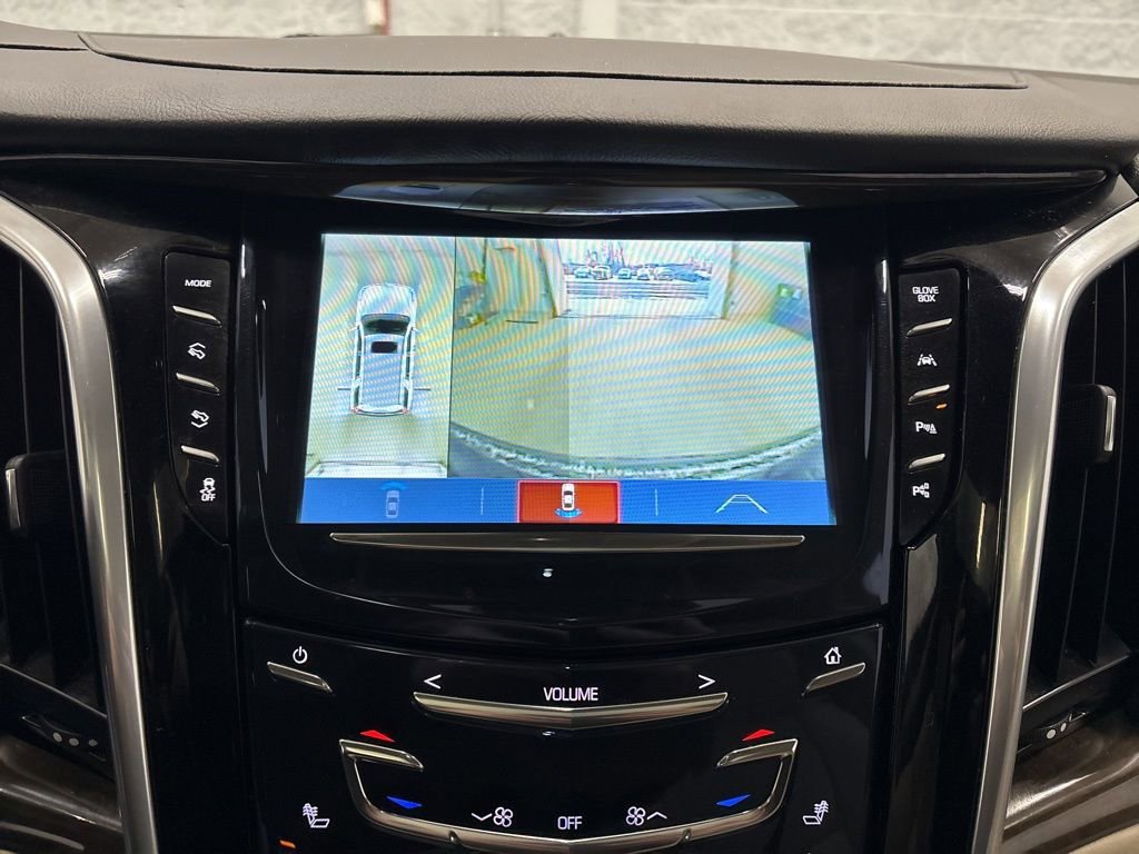 Used 2020 Cadillac Escalade Premium Luxury image 36