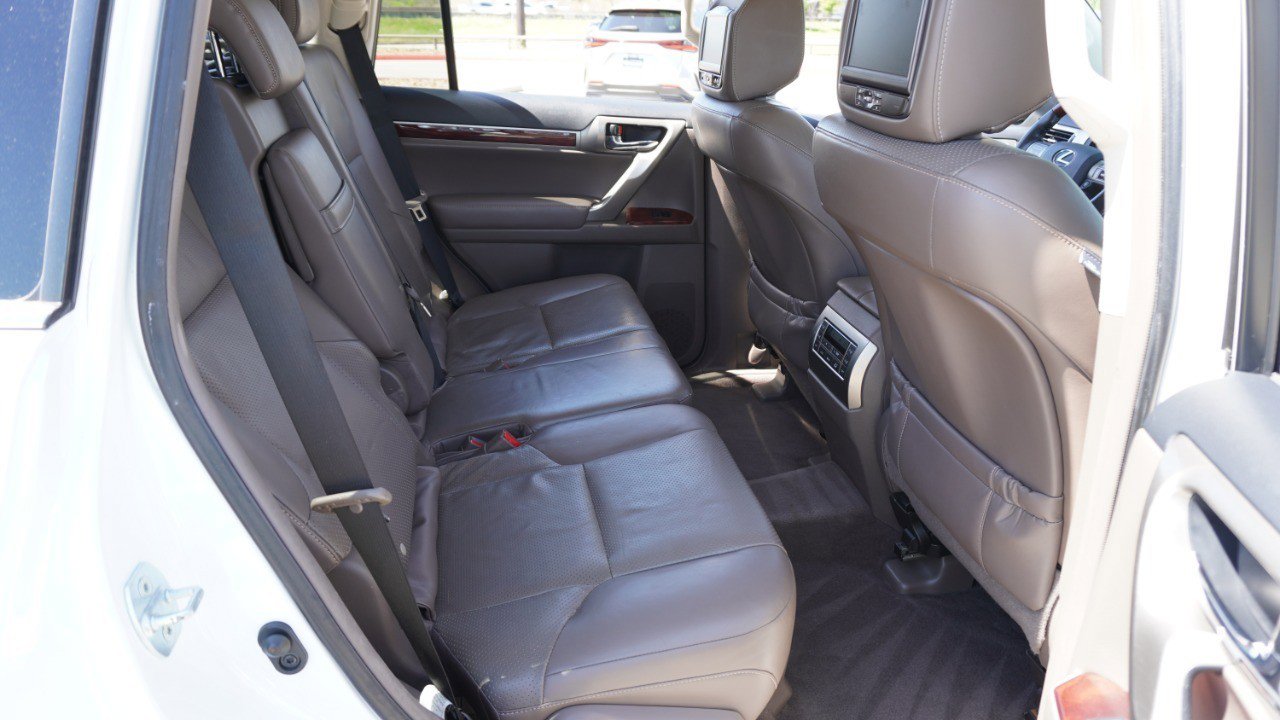 Used 2013 Lexus GX 460 w/ Comfort Plus Pkg image 30