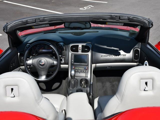 Used 2007 Chevrolet Corvette Convertible w/ Preferred Equipment Group image 12