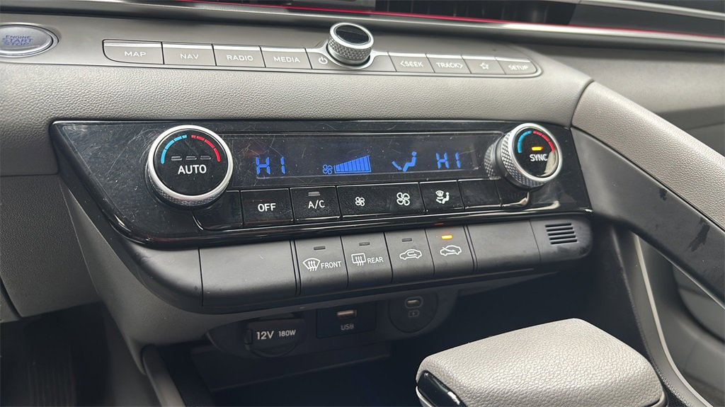 Certified 2024 Hyundai Elantra SEL image 29