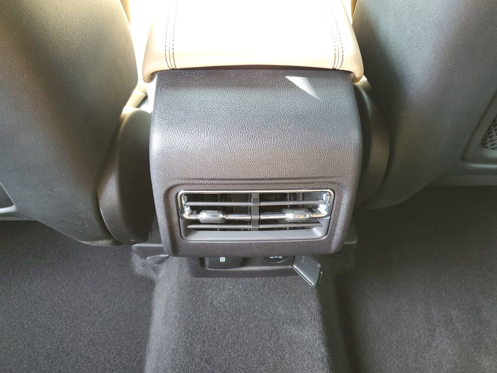 Used 2023 Lincoln Corsair Reserve image 13