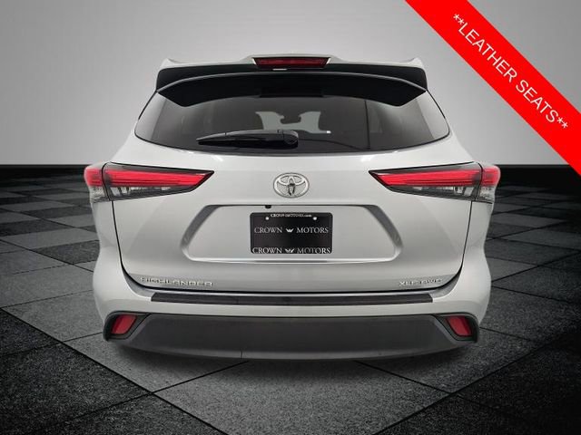 Used 2020 Toyota Highlander XLE image 5