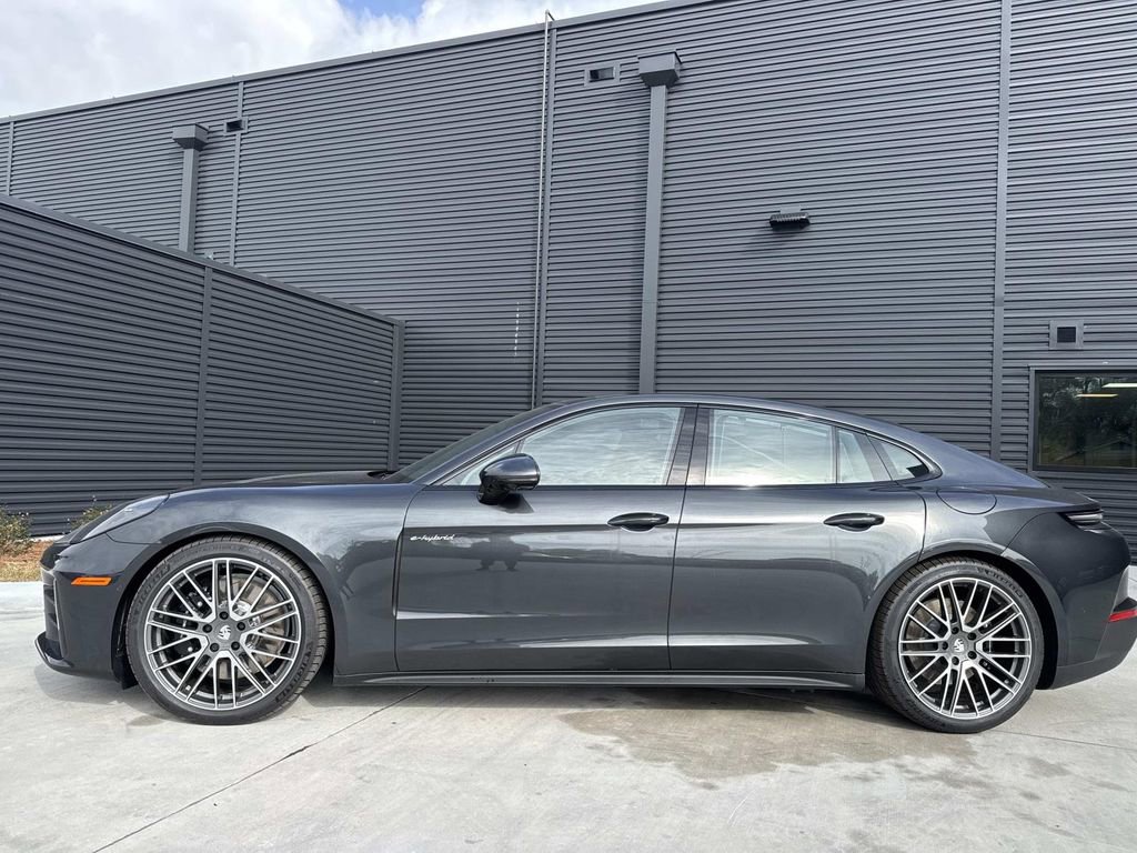 New 2026 Porsche Panamera 4 image 2