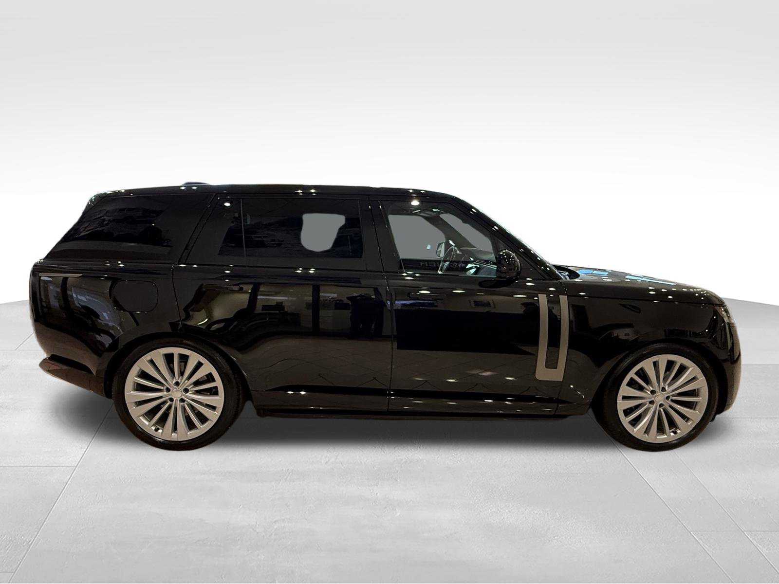 New 2025 Land Rover Range Rover Long Wheelbase SE AWD/4WD image 7