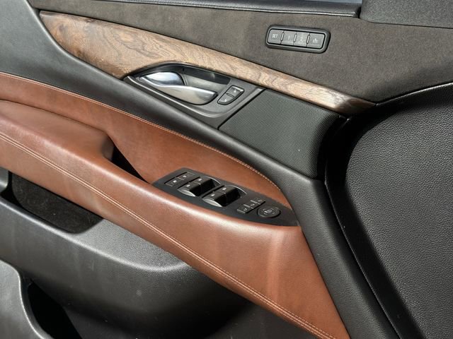 Used 2018 Cadillac Escalade Luxury AWD/4WD image 25