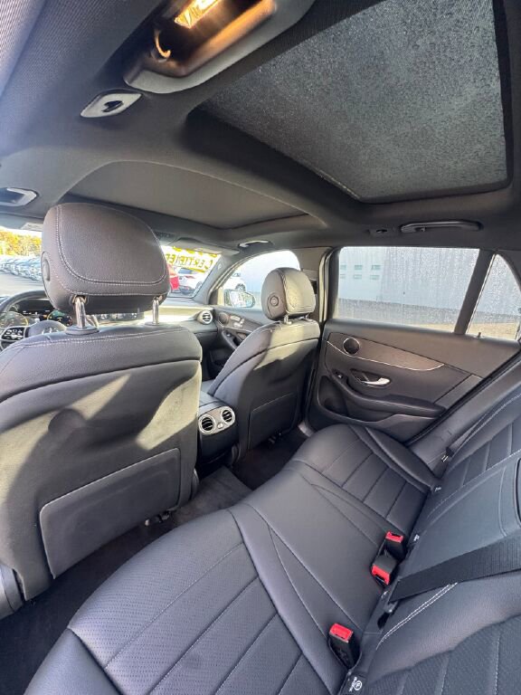 Used 2022 Mercedes-Benz GLC 300 4MATIC image 17