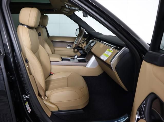 New 2025 Land Rover Range Rover SE image 21