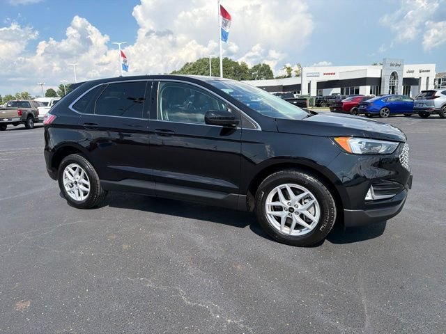 Certified 2024 Ford Edge SEL w/ Convenience Package AWD/4WD image 3