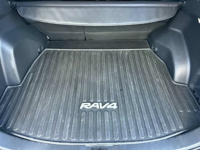 Used 2024 Toyota RAV4 XSE w/ Weather Package AWD/4WD image 18