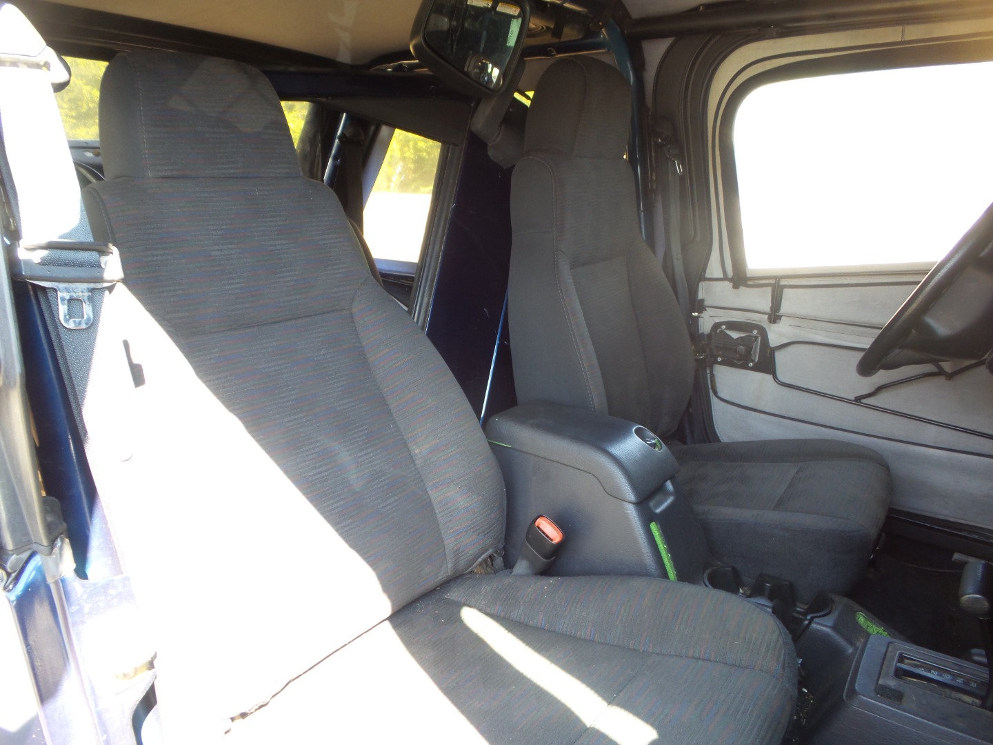 Used 2005 Jeep Wrangler Unlimited w/ Security Group AWD/4WD image 33